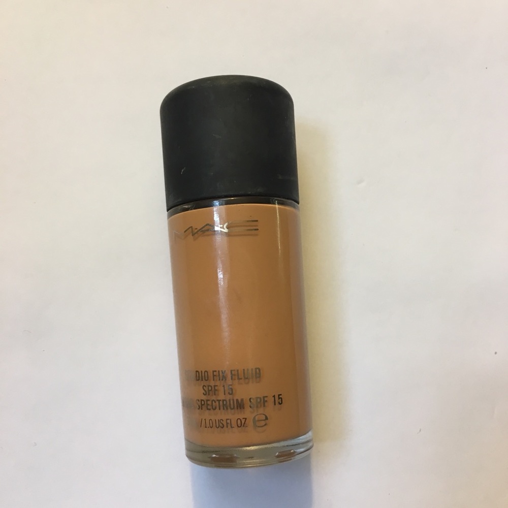 NW40 MAC Studio fix fluid Foundation